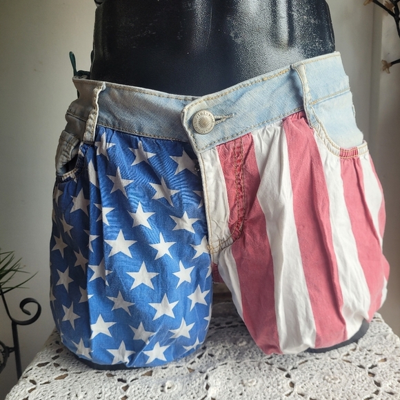 L.e.i. Vintage American Flag Jean Short - Picture 2 of 6